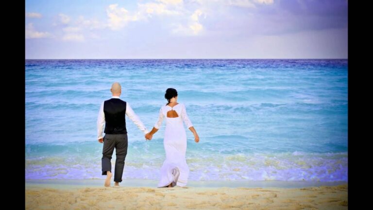 Read more about the article Trash the Dress Photography at Cancun Beach