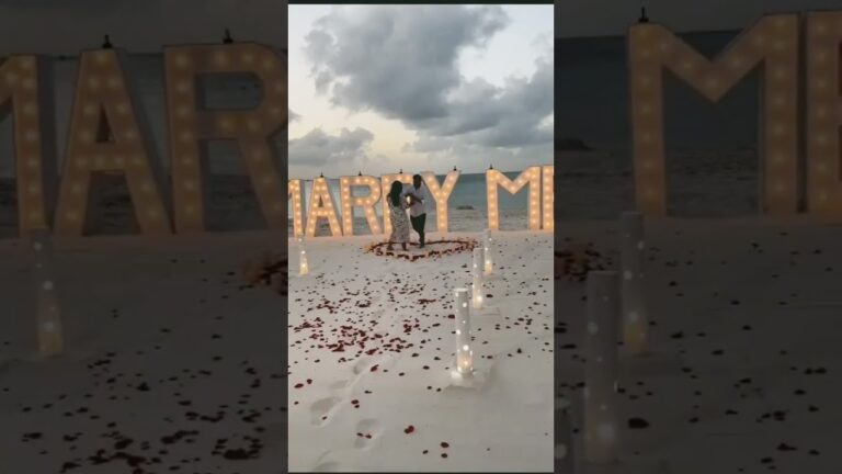 Read more about the article MarryMe Letters & fireworks #marryme #proposalplanner #marriageproposal #cancunproposal #shesaidyes