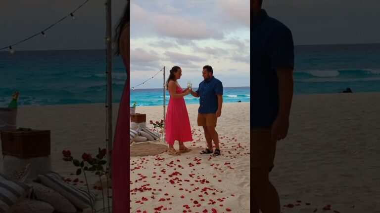 Read more about the article Joy and humor were the order of the day at this Cancún beach proposal !